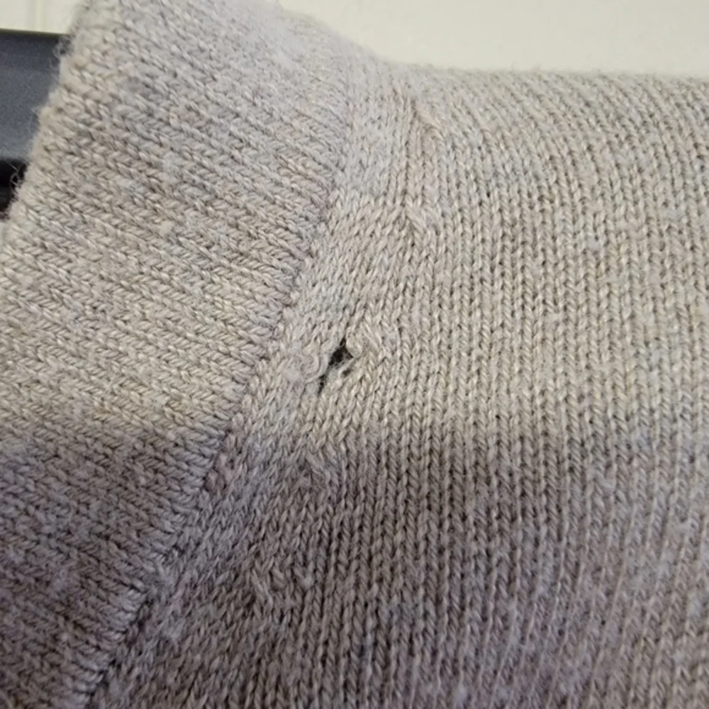 Banana‎ Republic Luxery Blend Sweater - Picture 3 of 5